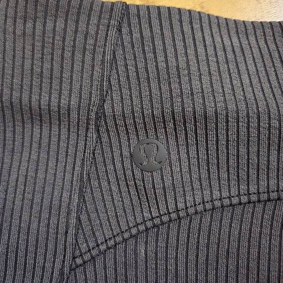 Lululemon Ribbed Softstreme Cropped Tank Top (6) and High-Rise Short 2" (4) Set - Picture 8 of 13